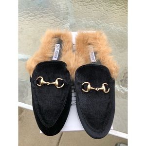 Cape Robbin faux fur slides/mules